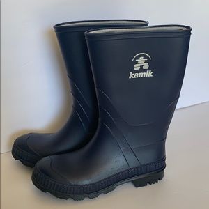LAST CHANCE!! Kamik kids rain boots EUC ☀️